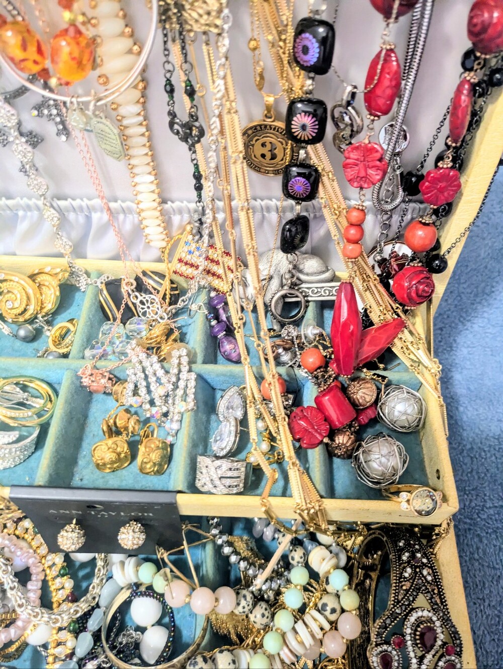 Huge Vintage To Now Estate Jewelry Treasure Lot - Picture 7 of 14